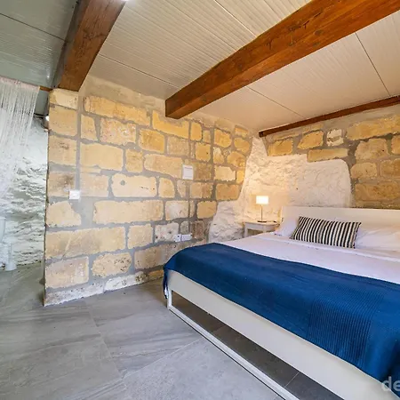 Apartament Lunzjata Maisonette Victoria