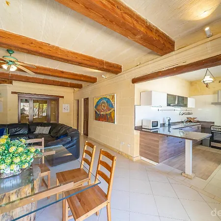 Lunzjata Maisonette Victoria