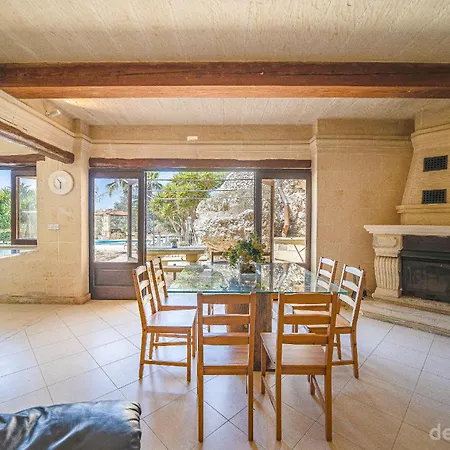 Apartament Lunzjata Maisonette Victoria