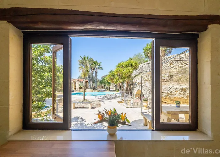 Lunzjata Maisonette *