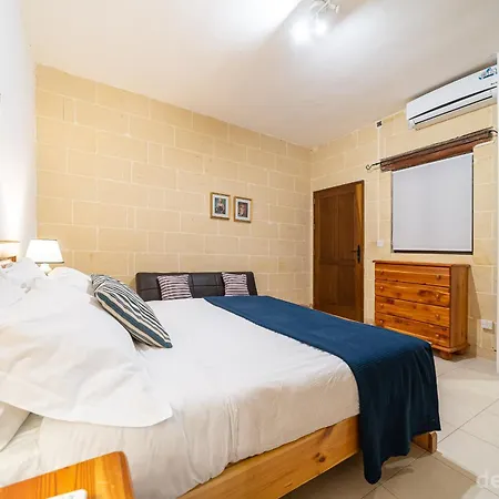 Lunzjata Maisonette * Victoria