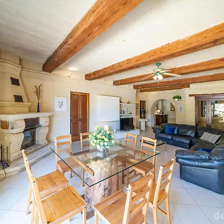 Lunzjata Maisonette Victoria