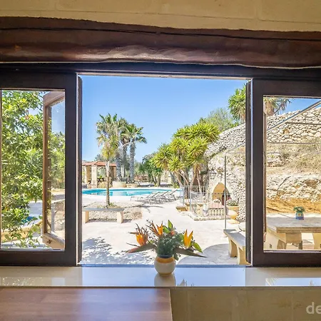 Lunzjata Maisonette *