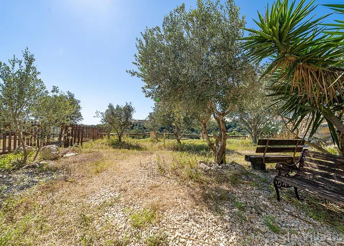 Lunzjata Maisonette *